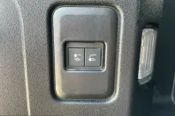 Land Rover Defender din 2023 cu 35.169 km - oferta LAN246299 - foto 29