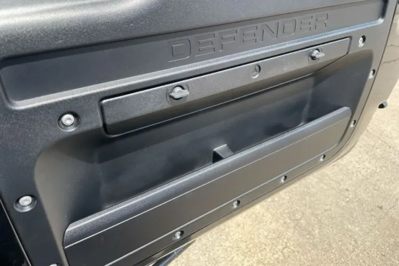Land Rover Defender din 2023 cu 35.169 km - oferta LAN246299 - foto 35