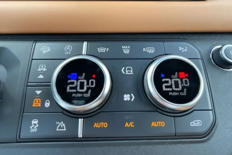 Land Rover Defender din 2023 cu 35.169 km - oferta LAN246299 - foto 45
