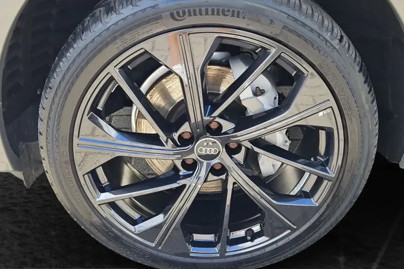 Audi Q5 din 2024 cu 46.943 km - oferta AUD246303 - foto 4