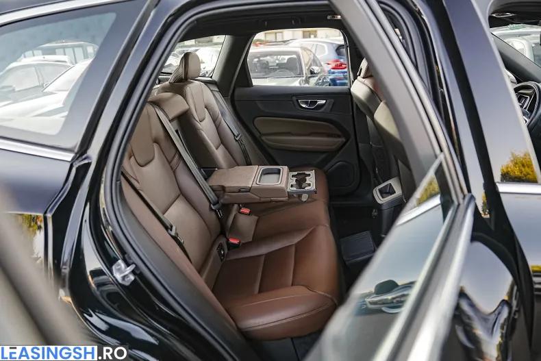 Volvo XC60 din 2021 cu 163.250 km - oferta VOL246305 - foto 13