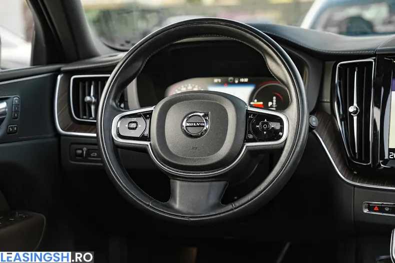 Volvo XC60 din 2021 cu 163.250 km - oferta VOL246305 - foto 31