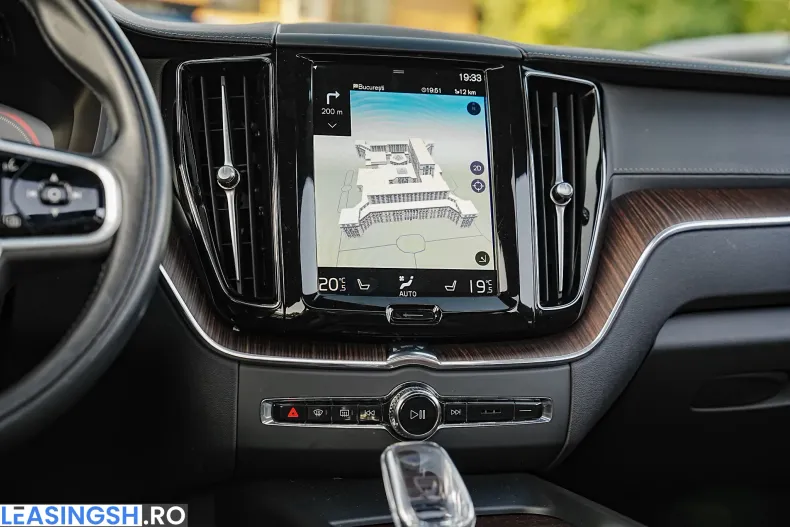 Volvo XC60 din 2021 cu 163.250 km - oferta VOL246305 - foto 33