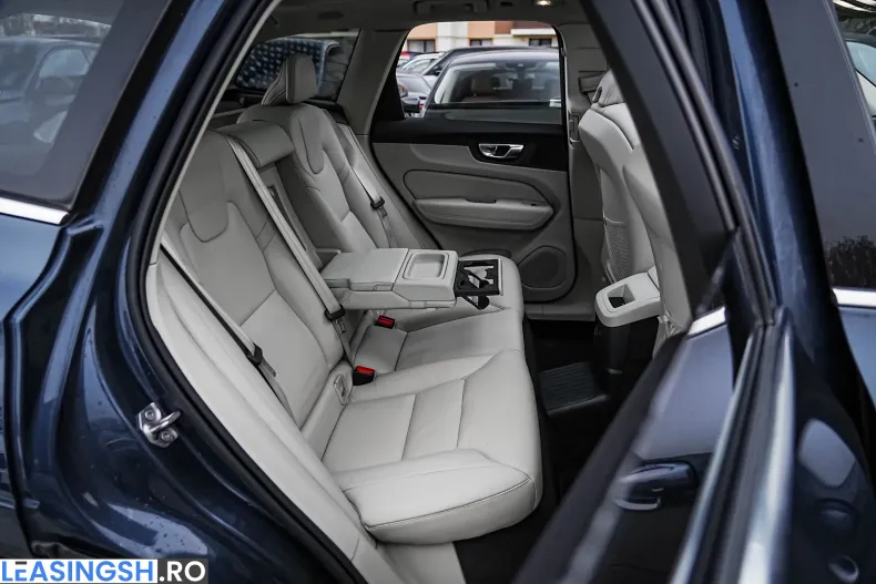 Volvo XC60 din 2022 cu 147.930 km - oferta VOL246307 - foto 11