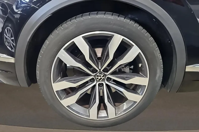 Volkswagen Touareg din 2021 cu 113.500 km - oferta VOL246312 - foto 5
