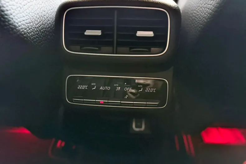 Mercedes-Benz GLE 300 (Clasa GLE) din 2023 cu 117.000 km - oferta MER246313 - foto 16