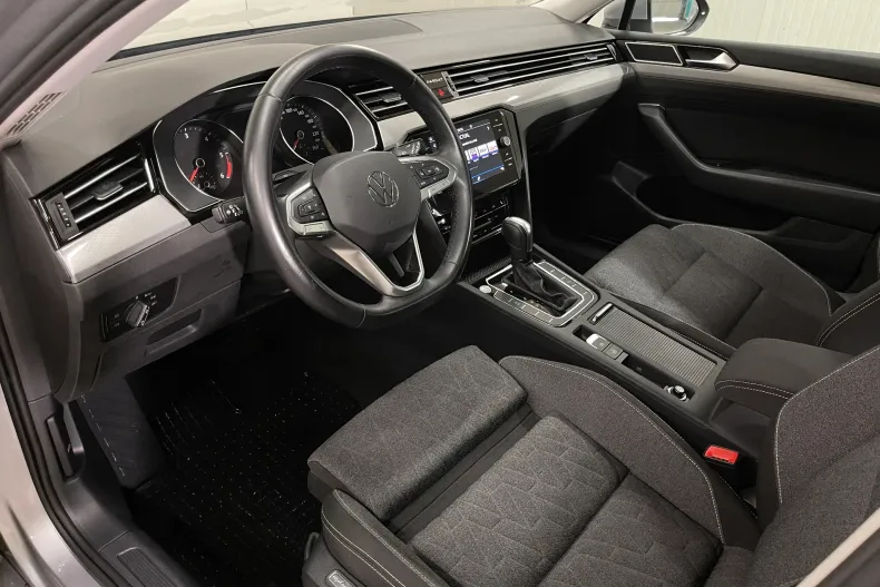 Volkswagen Passat din 2023 cu 39.949 km - oferta VOL246329 - foto 5