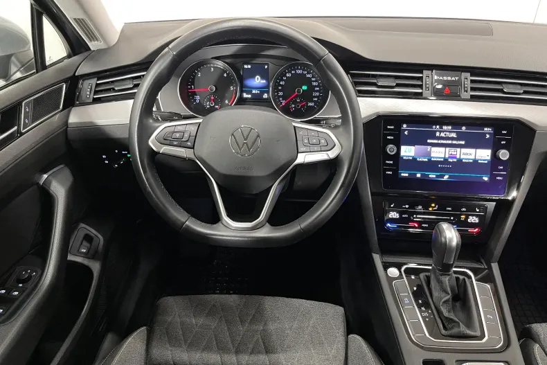 Volkswagen Passat din 2023 cu 39.949 km - oferta VOL246329 - foto 6