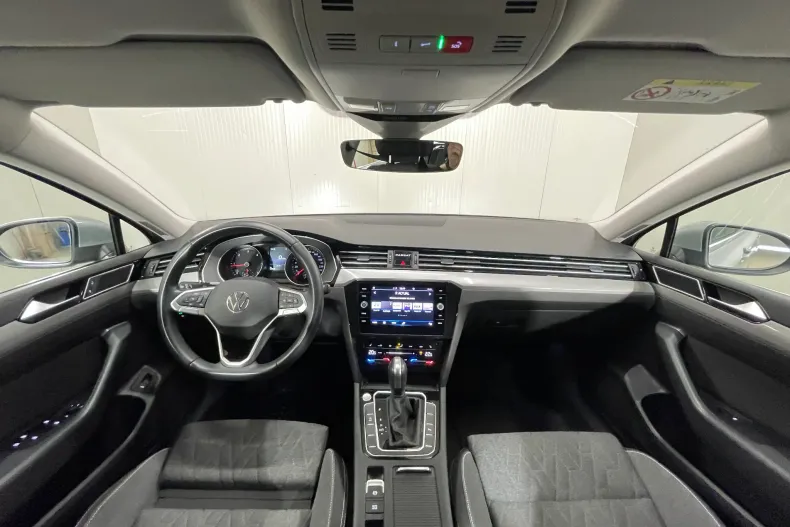 Volkswagen Passat din 2023 cu 39.949 km - oferta VOL246329 - foto 7