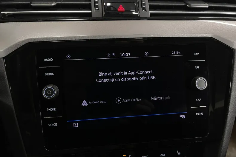 Volkswagen Passat din 2023 cu 39.949 km - oferta VOL246329 - foto 16