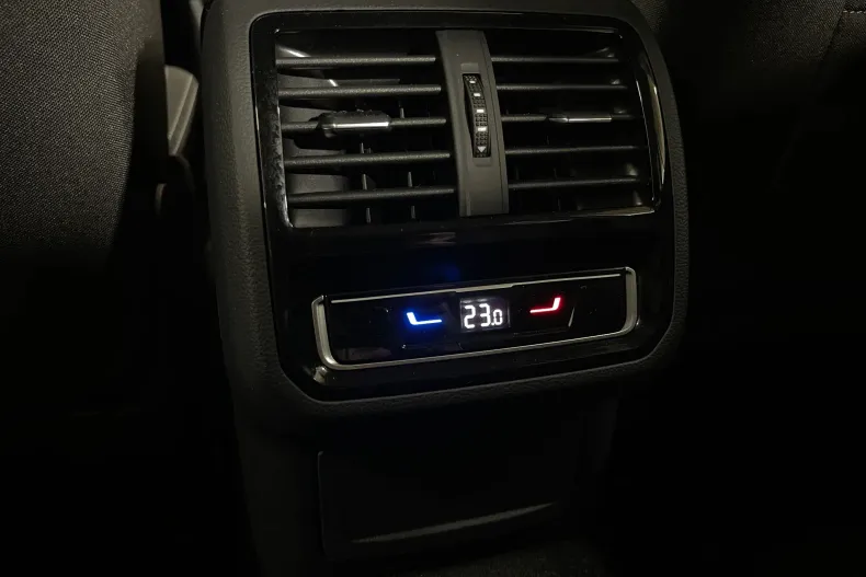 Volkswagen Passat din 2023 cu 39.949 km - oferta VOL246329 - foto 20