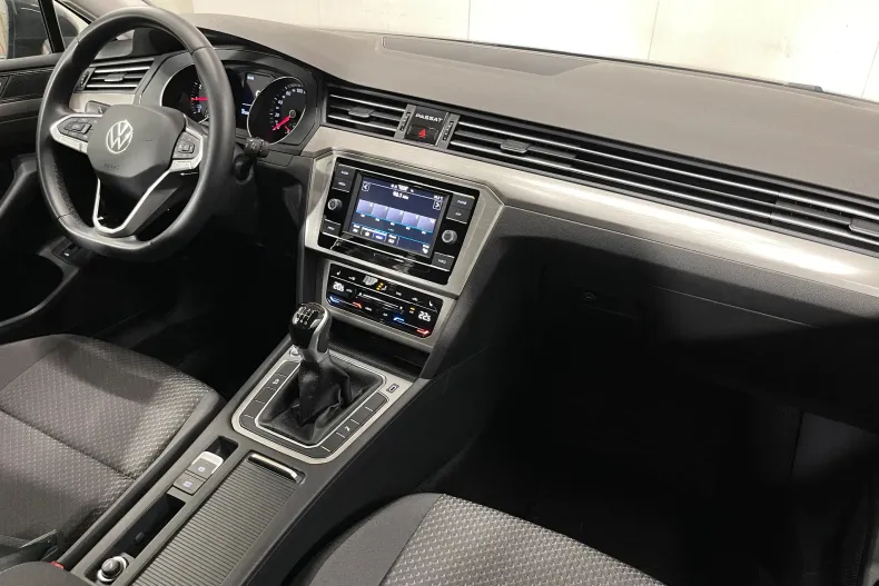Volkswagen Passat din 2021 cu 37.230 km - oferta VOL246330 - foto 8