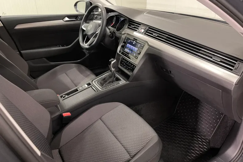 Volkswagen Passat din 2021 cu 37.230 km - oferta VOL246330 - foto 10