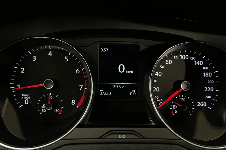 Volkswagen Passat din 2021 cu 37.230 km - oferta VOL246330 - foto 24