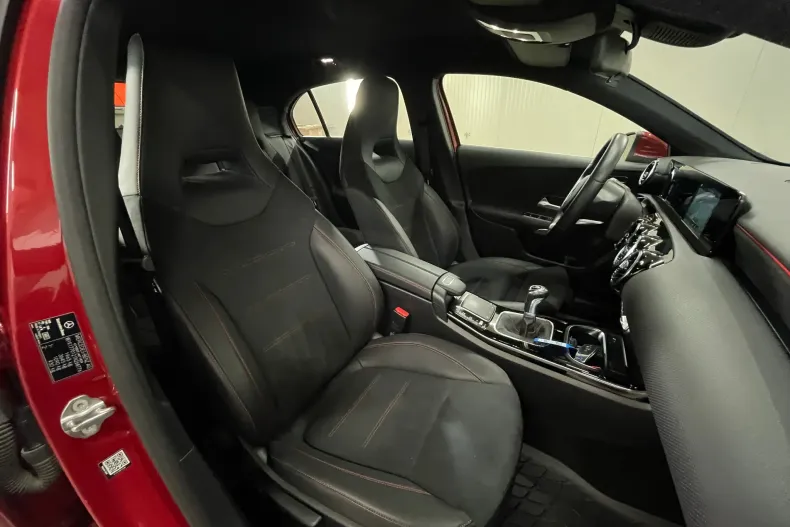 Mercedes-Benz A 200 (Clasa A) din 2021 cu 51.184 km - oferta MER246331 - foto 10