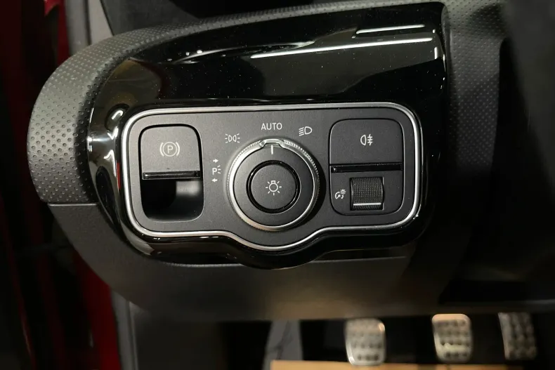 Mercedes-Benz A 200 (Clasa A) din 2021 cu 51.184 km - oferta MER246331 - foto 20
