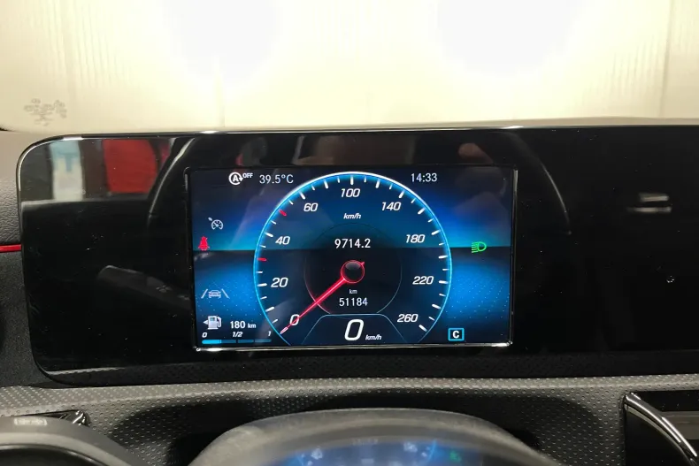 Mercedes-Benz A 200 (Clasa A) din 2021 cu 51.184 km - oferta MER246331 - foto 25