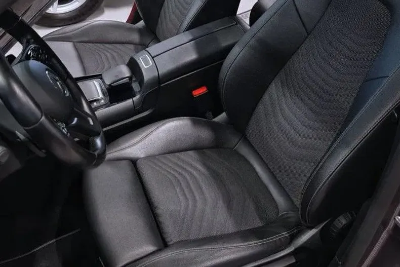 Mercedes-Benz GLA 200 (Clasa GLA) din 2022 cu 145.405 km - oferta MER246366 - foto 8