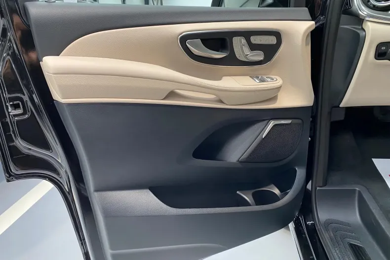 Mercedes-Benz V 300 (Clasa V) din 2026 cu 10 km - oferta MER246371 - foto 10