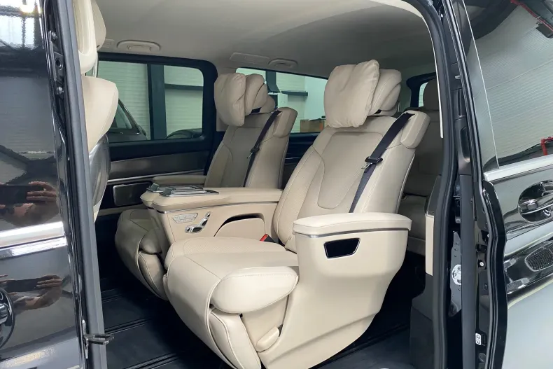 Mercedes-Benz V 300 (Clasa V) din 2026 cu 10 km - oferta MER246371 - foto 17