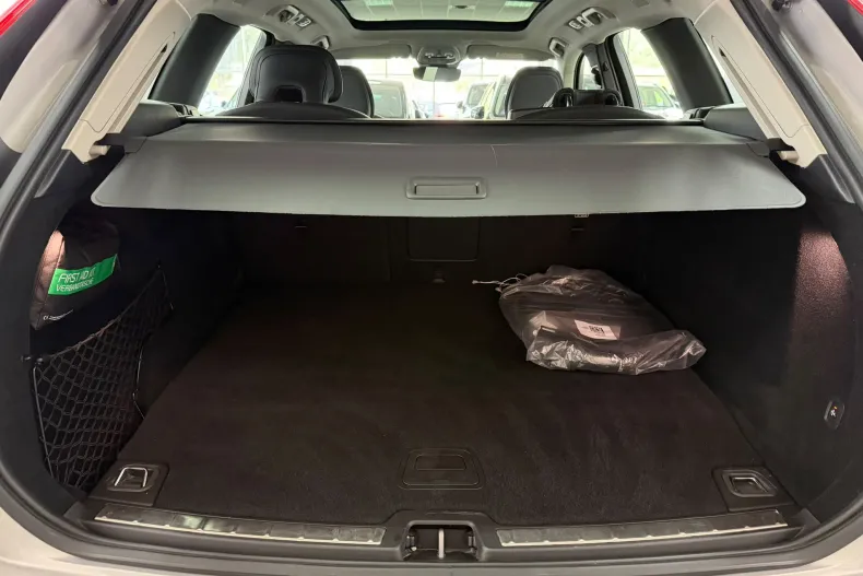 Volvo XC60 din 2023 cu 65.250 km - oferta VOL246374 - foto 12