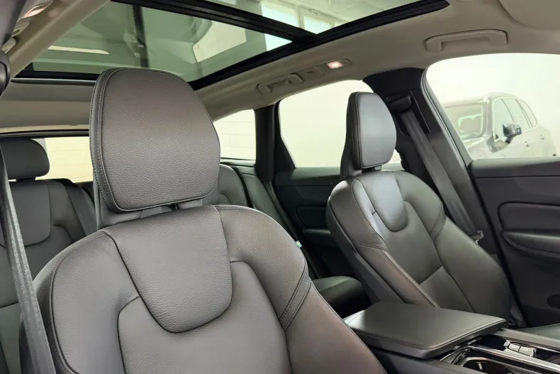 Volvo XC60 din 2023 cu 65.250 km - oferta VOL246374 - foto 18