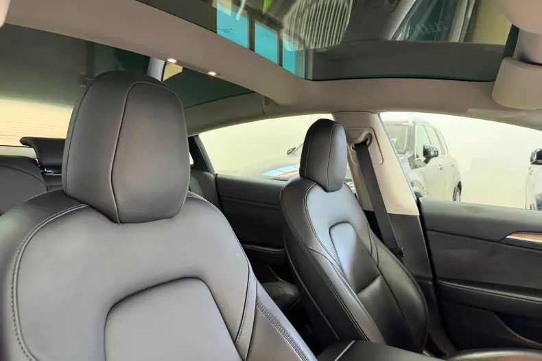Tesla Model 3 din 2022 cu 142.000 km - oferta TES246376 - foto 4