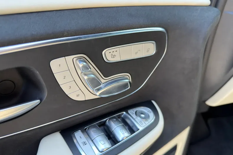 Mercedes-Benz V 300 (Clasa V) din 2022 cu 44.448 km - oferta MER246377 - foto 11