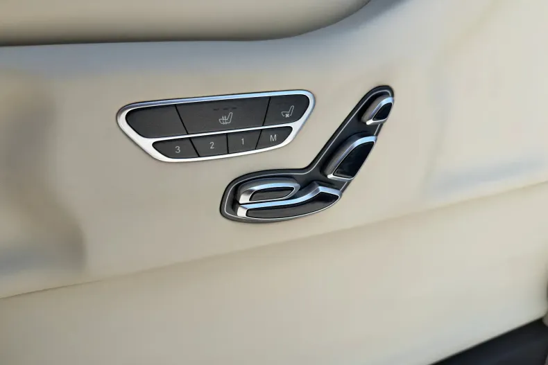 Mercedes-Benz V 300 (Clasa V) din 2022 cu 44.448 km - oferta MER246377 - foto 27