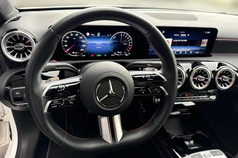 Mercedes-Benz A 250 (Clasa A) din 2024 cu 19.144 km - oferta MER246384 - foto 11
