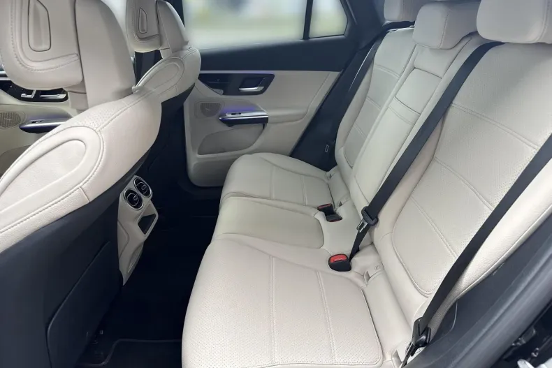 Mercedes-Benz GLC 300 (Clasa GLC) din 2024 cu 15.308 km - oferta MER246385 - foto 14