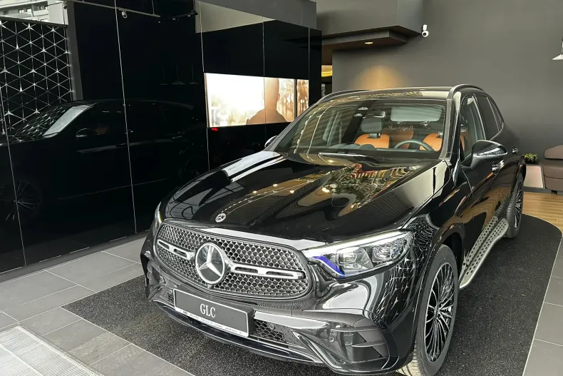 Mercedes-Benz GLC 300 (Clasa GLC) din 2024 cu 5.000 km - oferta MER246388 - foto 3