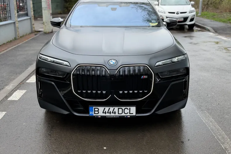 BMW M7 (Seria 7) din 2024 cu 29.000 km - oferta BMW246390 - foto 1