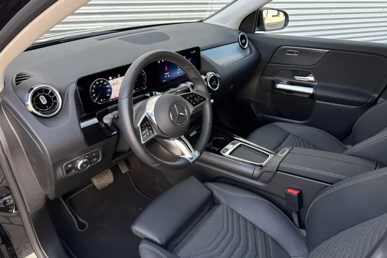 Mercedes-Benz GLA 180 (Clasa GLA) din 2026 cu 6.184 km - oferta MER246398 - foto 3