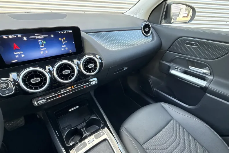 Mercedes-Benz GLA 180 (Clasa GLA) din 2026 cu 6.184 km - oferta MER246398 - foto 25