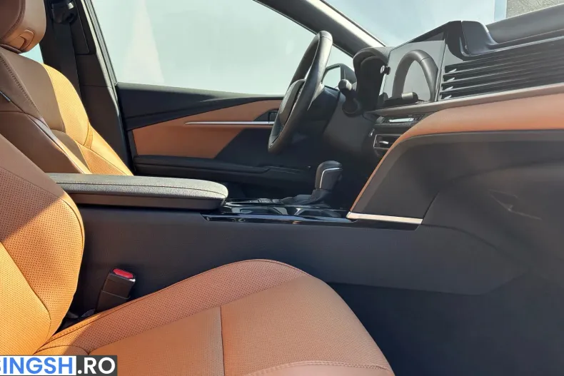Toyota Camry din 2024 cu 3.485 km - oferta TOY246402 - foto 6