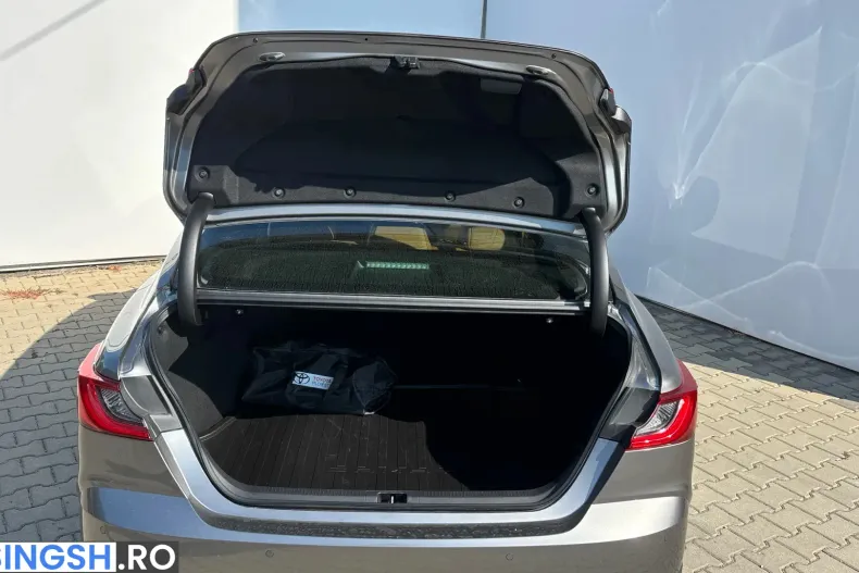 Toyota Camry din 2024 cu 3.485 km - oferta TOY246402 - foto 10