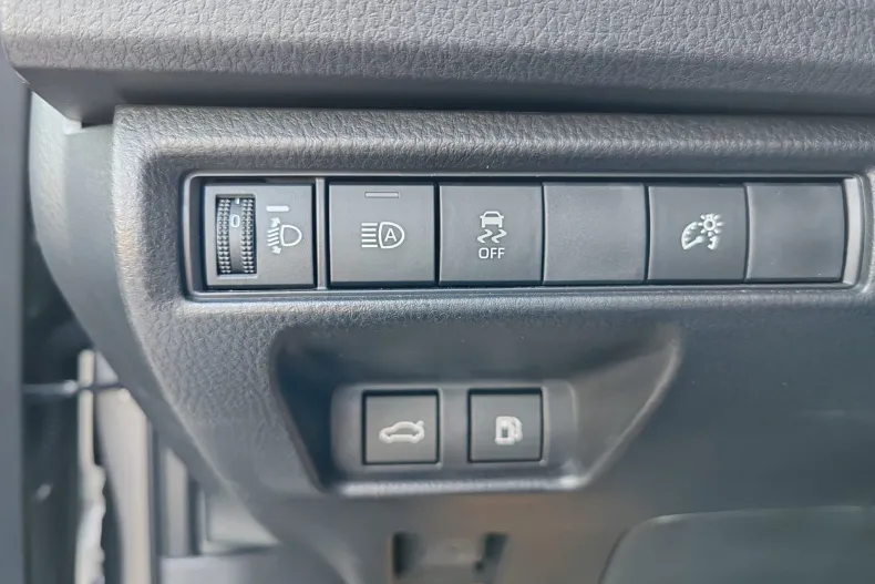 Toyota Camry din 2024 cu 3.485 km - oferta TOY246402 - foto 16
