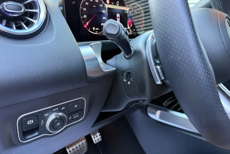 Mercedes-Benz GLB 220 (Clasa GLB) din 2025 cu 17.201 km - oferta MER246403 - foto 12