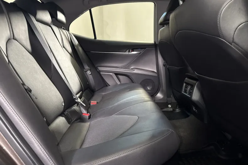Toyota Camry din 2022 cu 62.787 km - oferta TOY246421 - foto 12