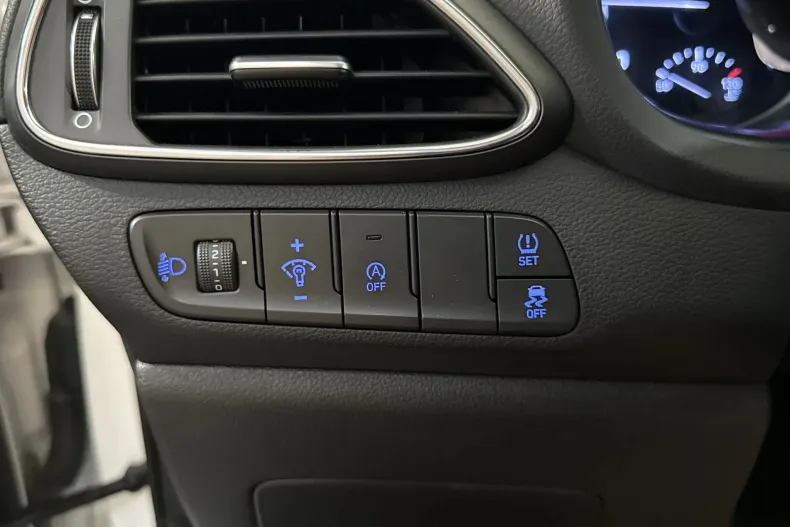 Hyundai i30 din 2023 cu 74.881 km - oferta HYU246424 - foto 14