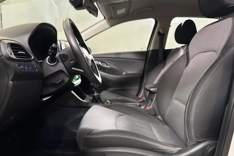 Hyundai i30 din 2023 cu 74.881 km - oferta HYU246424 - foto 18