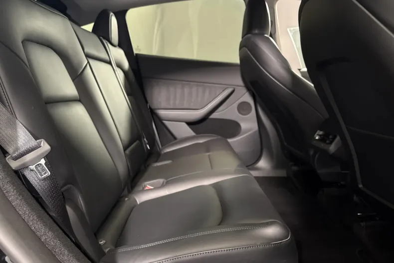 Tesla Model Y din 2022 cu 40.437 km - oferta TES246426 - foto 12