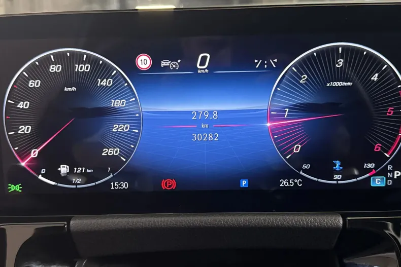 Mercedes-Benz GLA 200 (Clasa GLA) din 2025 cu 30.282 km - oferta MER246429 - foto 10