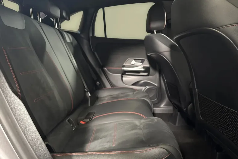 Mercedes-Benz GLA 200 (Clasa GLA) din 2025 cu 30.282 km - oferta MER246429 - foto 12