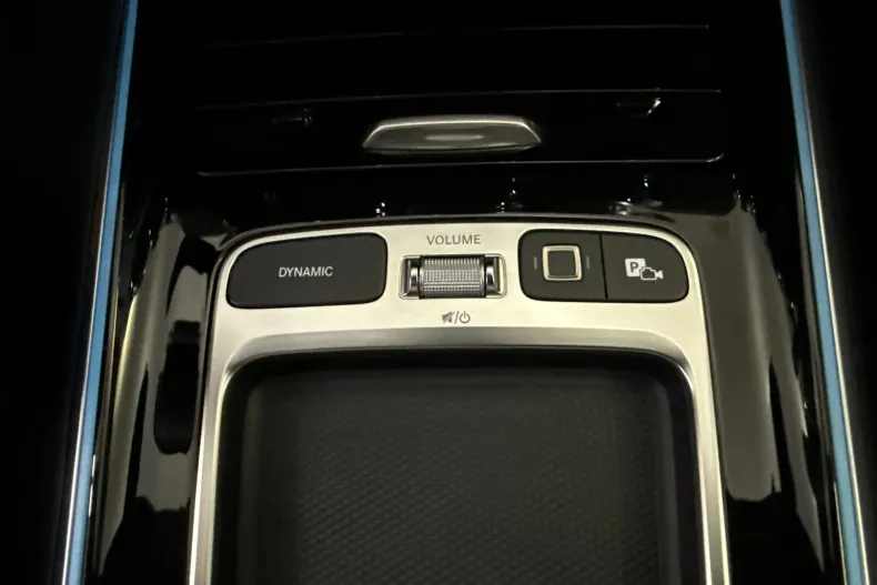 Mercedes-Benz GLA 200 (Clasa GLA) din 2025 cu 30.282 km - oferta MER246429 - foto 17