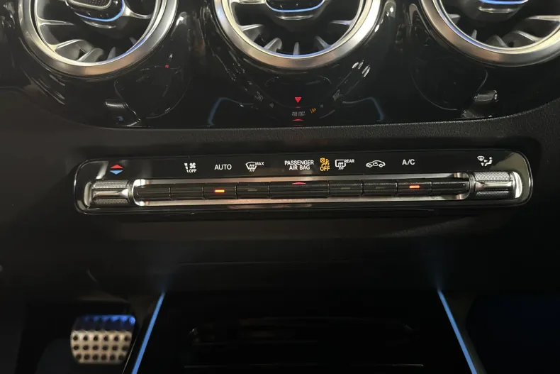 Mercedes-Benz GLA 200 (Clasa GLA) din 2025 cu 30.282 km - oferta MER246429 - foto 18
