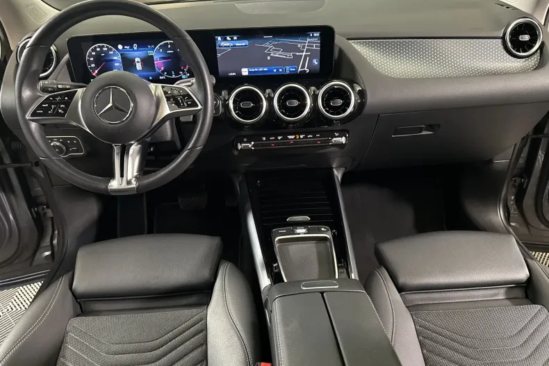 Mercedes-Benz GLA 200 (Clasa GLA) din 2025 cu 30.557 km - oferta MER246431 - foto 9