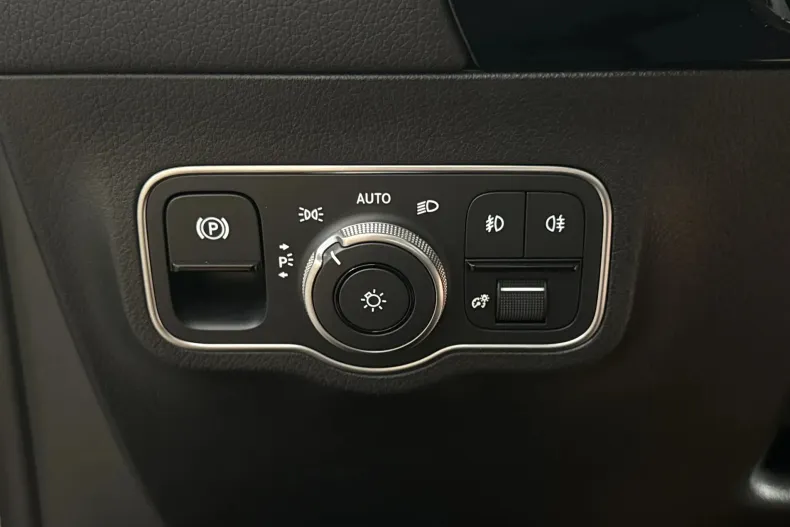 Mercedes-Benz GLA 200 (Clasa GLA) din 2025 cu 30.557 km - oferta MER246431 - foto 15