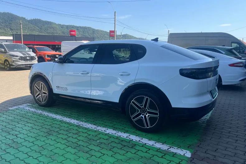 Ford Capri din 2025 cu 2.215 km - oferta FOR246447 - foto 4